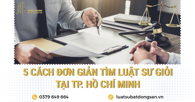 Với bài viết ngắn này tôi sẽ giúp bạn không chỉ dễ dàng tìm được luật sư giỏi ở Tp.HCM mà còn ở cả Việt Nam. Bạn đang gặp nghịch cảnh, có chuyện chẳng lành “tranh giành, kiện tụng”? Bạn tính tìm luật sư giỏi để nhờ giúp đỡ là một lựa chọn khôn ngoan. Trong hoàn cảnh tranh giành, kiện tụng, LUẬT SƯ sẽ là điểm tựa rất không chỉ là pháp luật mà còn là chỗ dựa tinh thần, họ sẽ dẫn đường, chỉ để có thể đảm bảo quyền lợi tốt nhất cho bạn. Theo Liên đoàn Luật sư Việt Nam, hiện cả nước hiện có hơn 17.000 luật sư, số lượng luật sư tăng đều hàng năm, trung bình mỗi năm tăng khoảng 1.000 luật sư. Trong đó, sự phát triển về số lượng luật sư vẫn chủ yếu tập trung ở 2 thành phố lớn là TP.Hà Nội (4.752 luật sư) và TP.Hồ Chí Minh (6.489 luật sư), chiếm hơn 2/3 tổng số luật sư của cả nước. Còn lại 61 Đoàn luật sư của các tỉnh thành khác chỉ là: 4.893 luật sư. Trong 17.000 luật sư thì chắc chỉ có khoảng 20% luật sư giỏi. Vậy làm thế nào để bạn có thể tìm ra được một luật sư giỏi tại TP.HCM, đáng tin cậy để giúp đỡ pháp lý mang lại quyền lợi cho bạn? Tôi “bật mí” cho bạn 5 cách đơn giản bảo đảm giúp bạn tìm ra được Luật sư giỏi tại Tp.HCM Hỏi người quen đã sử dụng dịch vụ pháp luật tư vấn giới thiệu Không có ý kiến nào khách quan và chân thật bằng chính người đã từng trải nghiệm sử dụng dịch vụ pháp lý của luật sư đó. Họ có thể tư vấn cho bạn những bài học kinh nghiệm quý báu về việc sử dụng dịch vụ pháp lý. Vì không phải luật sư nào cũng có thể giải quyết vấn đề của bạn một cách có Tầm và có Tâm. Tuy nhiên, không phải lúc nào bạn cũng tìm được những người quen gặp những vấn đề tương tự như của bạn để giới thiệu luật sư giỏi. Vì vậy, bạn tiếp tục tục tham khảo các kênh tiếp theo Hỏi tư vấn những người trong nghề luật Như: thẩm phán, công chứng viên, cán bộ tư pháp, giảng viên luật… Mặc dù những người này không hành nghề luật sư, tuy nhiên, họ luôn có những mối quan hệ và có thể đưa ra những lời khuyên và đề xuất cho bạn một số luật sư giỏi mà họ biết. Với các mối quan hệ lâu năm trong công việc, những người trong nghề sẽ có một lượng thông tin tương đối đủ để có thể giúp bạn tìm được ít nhất một luật sư giỏi cho vấn đề bạn đang gặp phải. Đây là một nguồn tìm kiếm khá an toàn và có độ chính xác cao Nhờ tư vấn từ Đoàn luật sư thành phố Đoàn Luật sư Thành phố Hồ Chí Minh là tổ chức xã hội – nghề nghiệp đại diện và quản lý luật sư cũng như việc hành nghề của luật sư trên địa bàn thành phố. Do đó, đây chính là nguồn đáng tham khảo nếu bạn đang muốn tìm kiếm luật sư giỏi tại Tp.Hồ Chí Minh. Tra cứu vấn đề của bạn trên các Kênh mạng xã hội như Youtube, Facebook, Tiktok xem cách các luật sư giỏi tư vấn, chia sẻ và chọn lựa. Hiện tại các kênh mạng xã hội đã phát triển rất mạnh mẽ, đa số các luật sư giỏi, các văn phòng luật sư giỏi, uy tín, đều có những video chia sẻ kiến thức pháp luật, tuyên truyền pháp luật đến người dân. Thông qua cách chia sẻ trên video, bạn có thể đánh giá được: kiến thức pháp luật, khả năng tư duy, kỹ năng thuyết trình, tính cách của luật sư đó. Bạn sẽ nhận biết được luật sư giỏi để “chọn mặt gửi vàng”. Ví dụ: bạn hỏi Google: luật sư Đỗ Đăng Khoa để xem thông tin và thực hành việc đánh giá. Tra cứu vấn đề của bạn trên các trang tìm kiếm, trang báo pháp luật và xem xét các luật sư giải quyết Bên cạnh việc cung cấp dịch vụ pháp lý tới khách hàng, các luật sư giỏi, uy tín cũng thường xuyên có bài viết thể hiện quan điểm hay phân tích các vấn đề nổi bật trong xã hội dưới khía cạnh pháp lý tại các tờ báo nổi tiếng của địa phương. Thông qua các bài viết, bạn có thể nhận biết được lĩnh vực chuyên môn của các luật sư này, khả năng tư duy logic, pháp lý và phán đoán vấn đề, kiến thức chuyên môn và kiến thức xã hội. Luật sư được tự do hành nghề, vì vậy, một luật sư GIỎI, UY TÍN, có TẦM và có T M có thể giải quyết công việc trên khắp lãnh thổ đất nước Việt Nam. Tuy nhiên, nếu họ phải đi công tác xa thì phát sinh chi phí cho khách hàng, luật sư ở cùng địa bàn giải quyết vụ việc thì tiết kiệm chi phí hơn. Và tiếp theo, bạn cần biết tiêu chí là Luật sư giỏi là gì? Luật sư giỏi nhưng có phù hợp với vụ việc của bạn? Mời bạn Đọc tiếp bài viết này mọi việc sẽ sáng tỏ. 